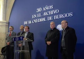 (De izq, a der.) Emilio de Domingo, Fernando Arce, Félix Castro, D. Mario Iceta y D. Fidel Herráez (arzobispo emérito).