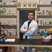 El joven extremeño que 'devolvió' la farmacia a un pueblo de Burgos