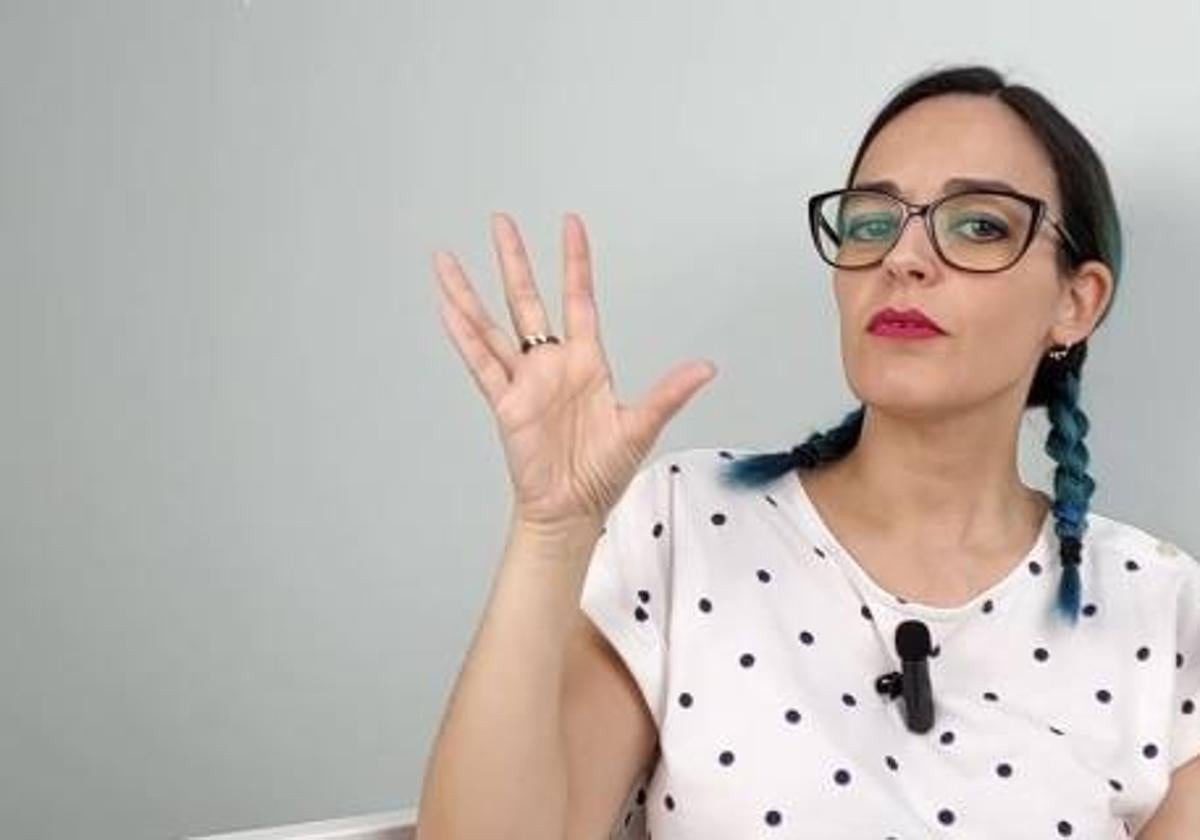 Elena Rodríguez explica el origen de los apellidos modernos.