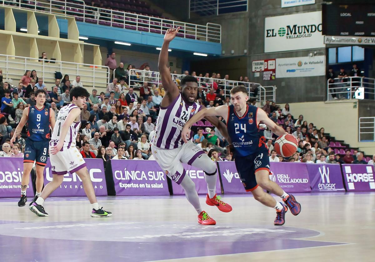 EL Tizona firma un gran partido frente al Real Valladolid.