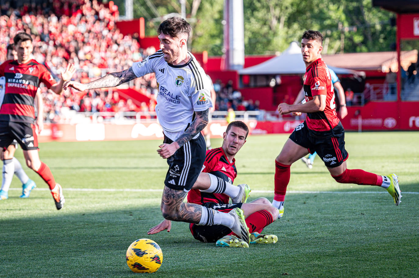 El Mirandés se lleva el derbi de Burgos