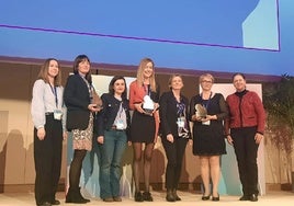 La alcaldesa de Miranda de Ebro, Aitana Hernando, (en el centro), junto a su equipo recogió el premio.