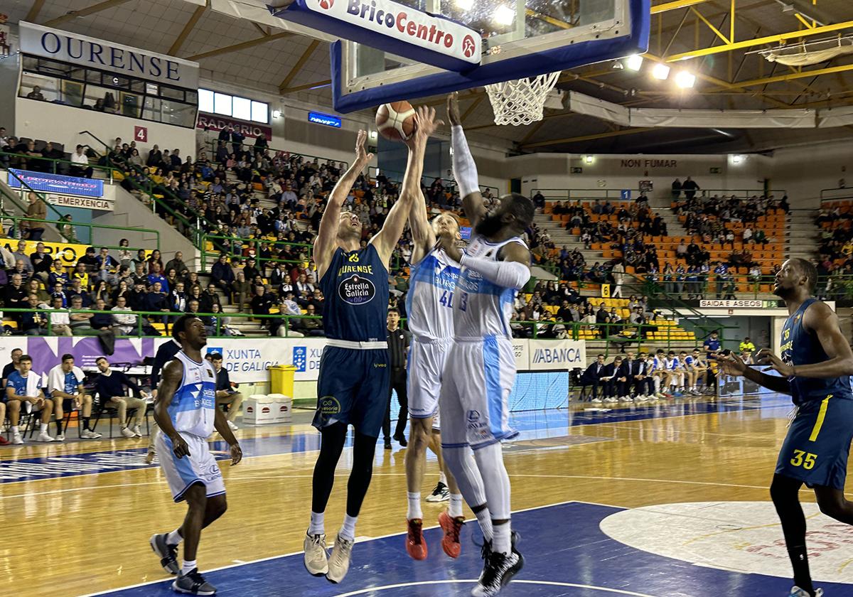 El Longevida San Pablo consigue imponerse al Club Ourense Baloncesto