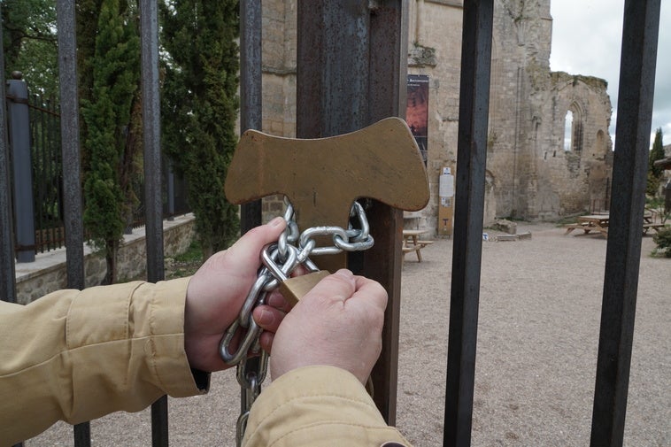 Ovidio Campo cierra el Hospital de peregrinos del Convento de San Antón, en Castrojeriz.