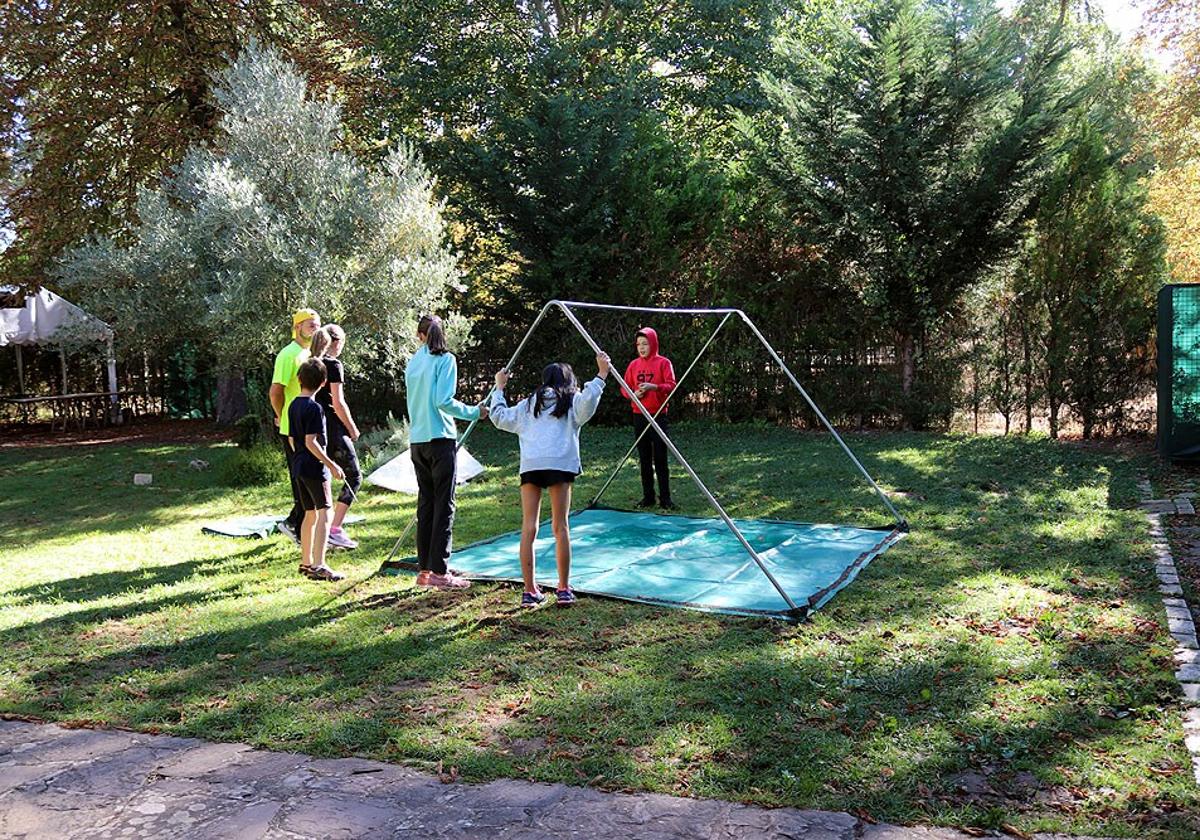 Actividad durante uno de los campamentos de verano en Burgos.