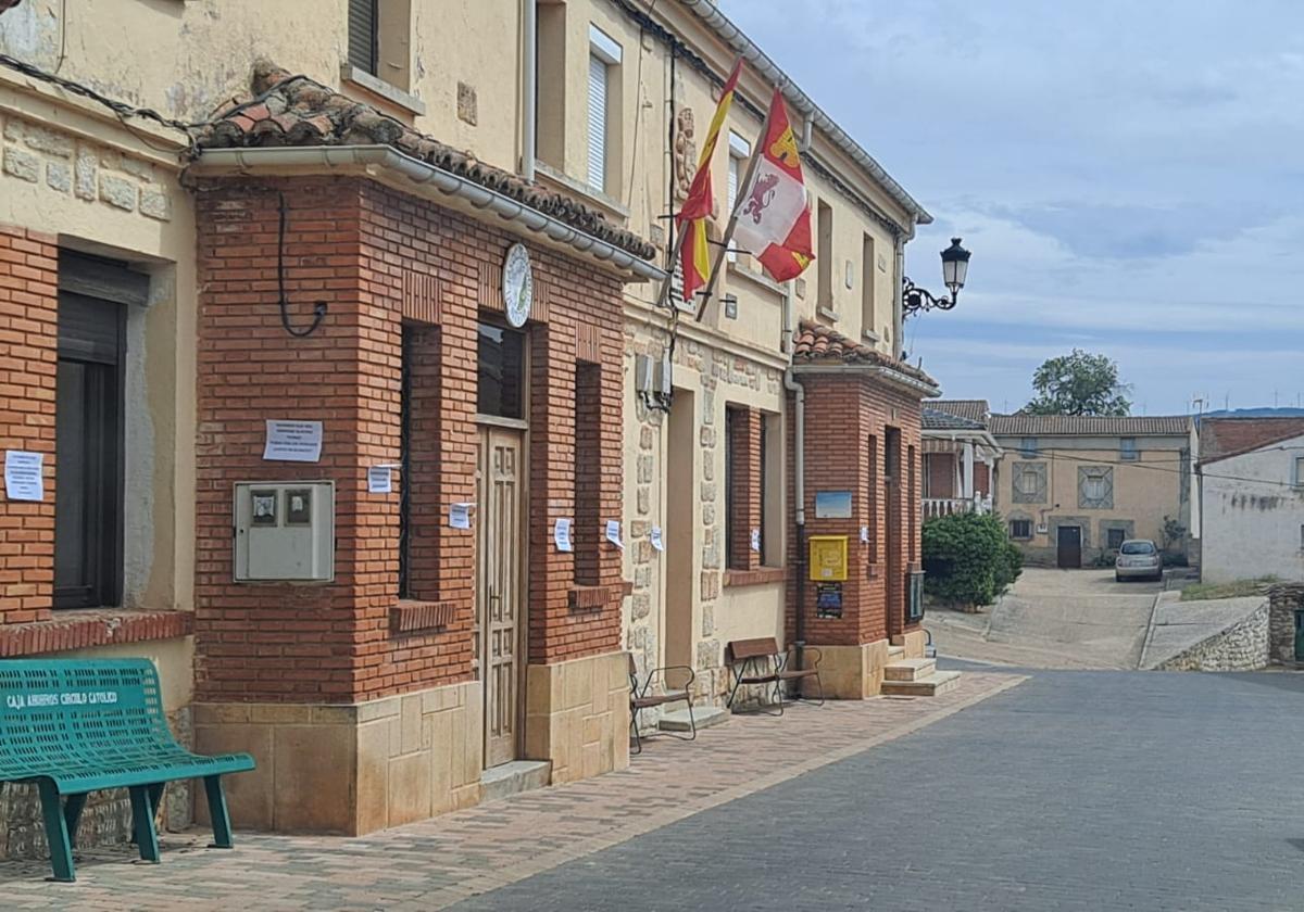 Vista del Ayuntamiento de Fuentenebro, en Burgos.