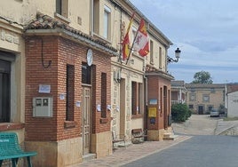 Vista del Ayuntamiento de Fuentenebro, en Burgos.