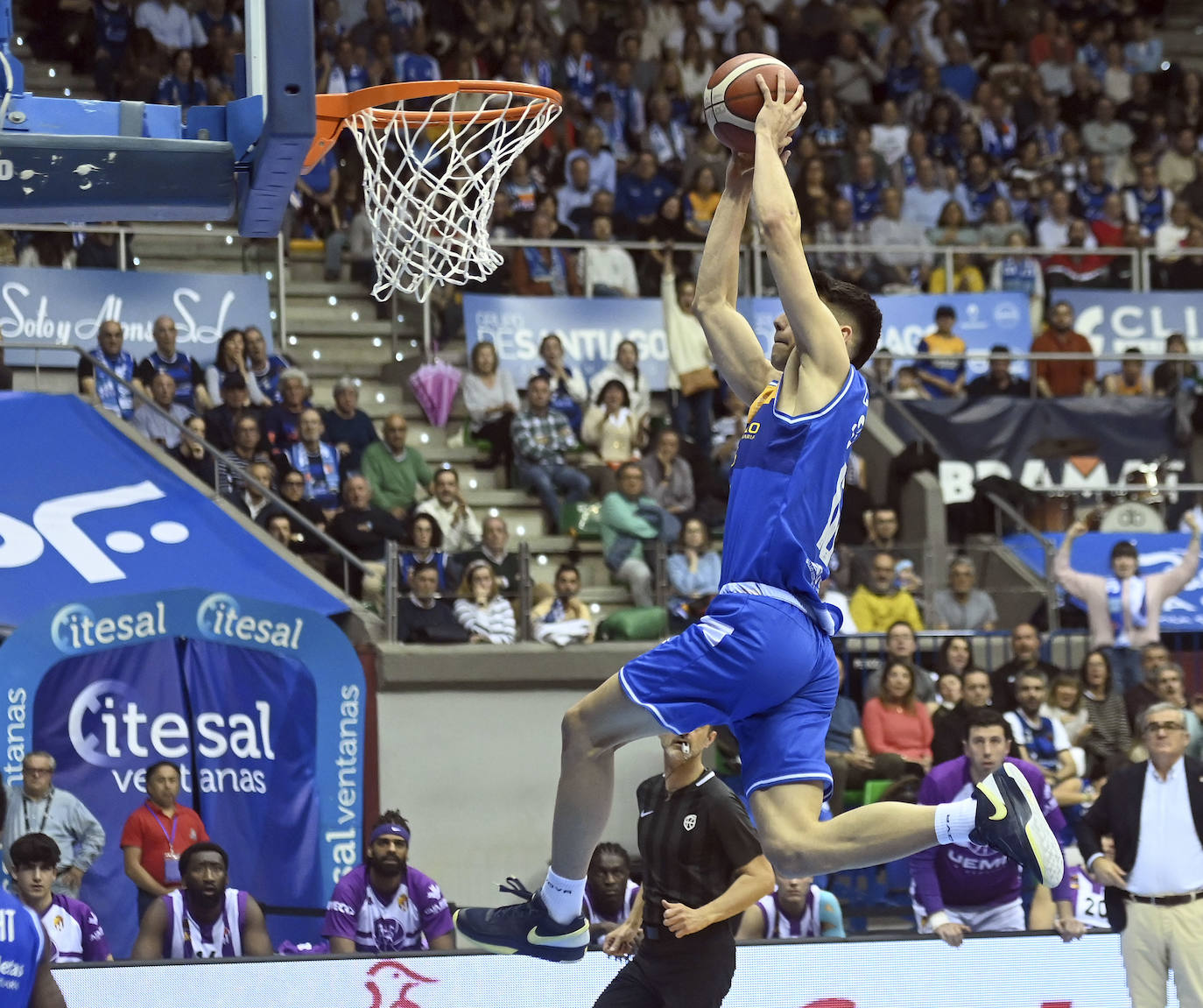 Imágenes de la victoria del San Pablo Burgos frente al UEMC Real Valladolid