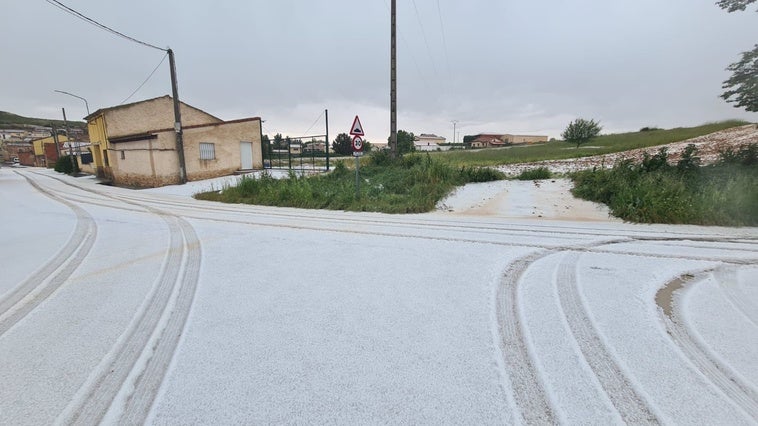 El granizo del domingo dejó varios municipios de la Ribera completamente blancos