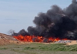 Incendio en el vertedero de Abajas.