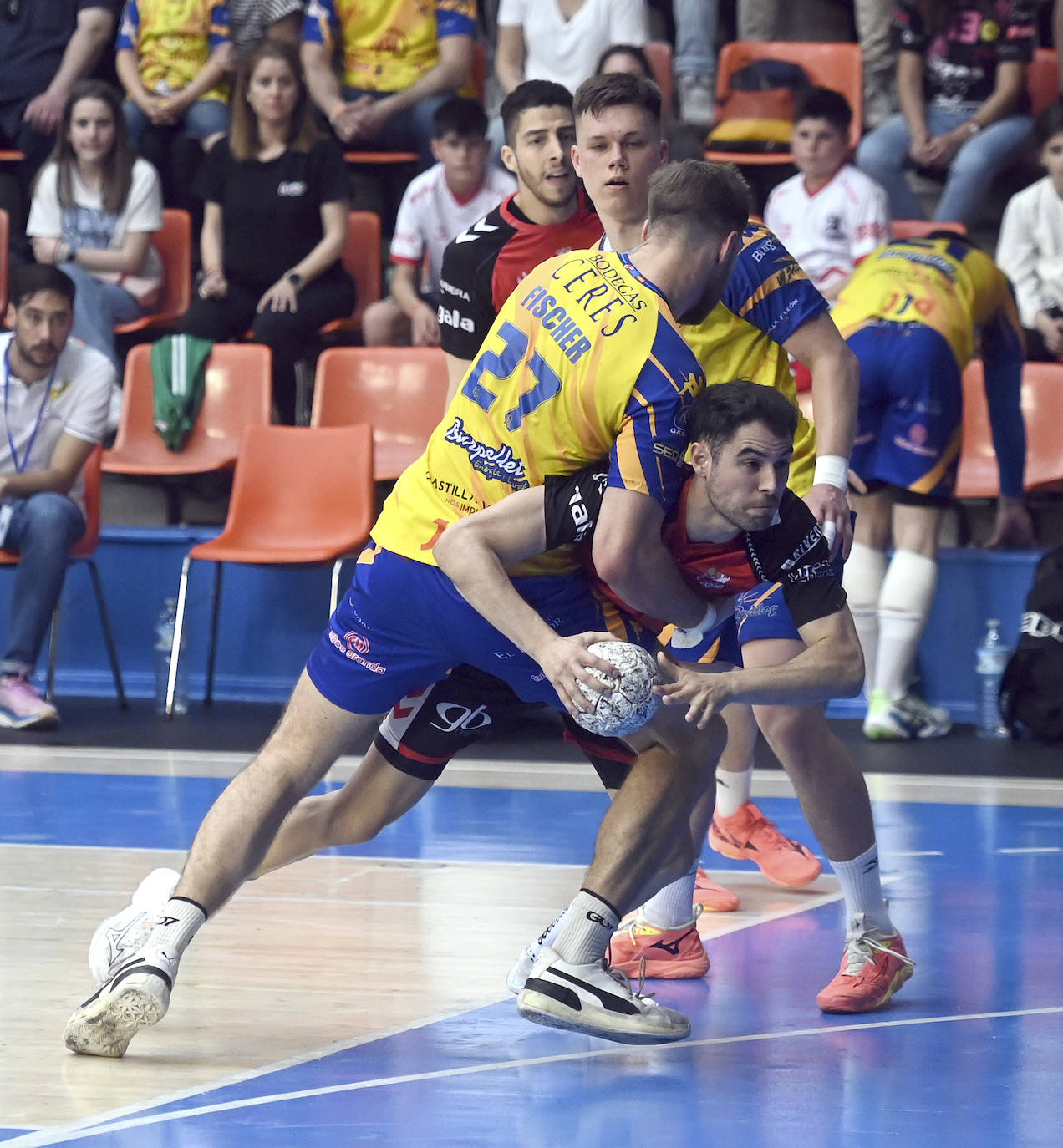 La final por el ascenso a Asobal, en imágenes