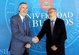 El rector Pérez Mateos (izda.) con el director de la cátedra, Francisco González García.