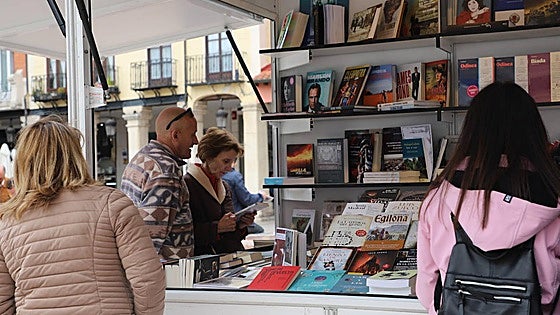 Los libros vuelven a tomar las calles de Burgos