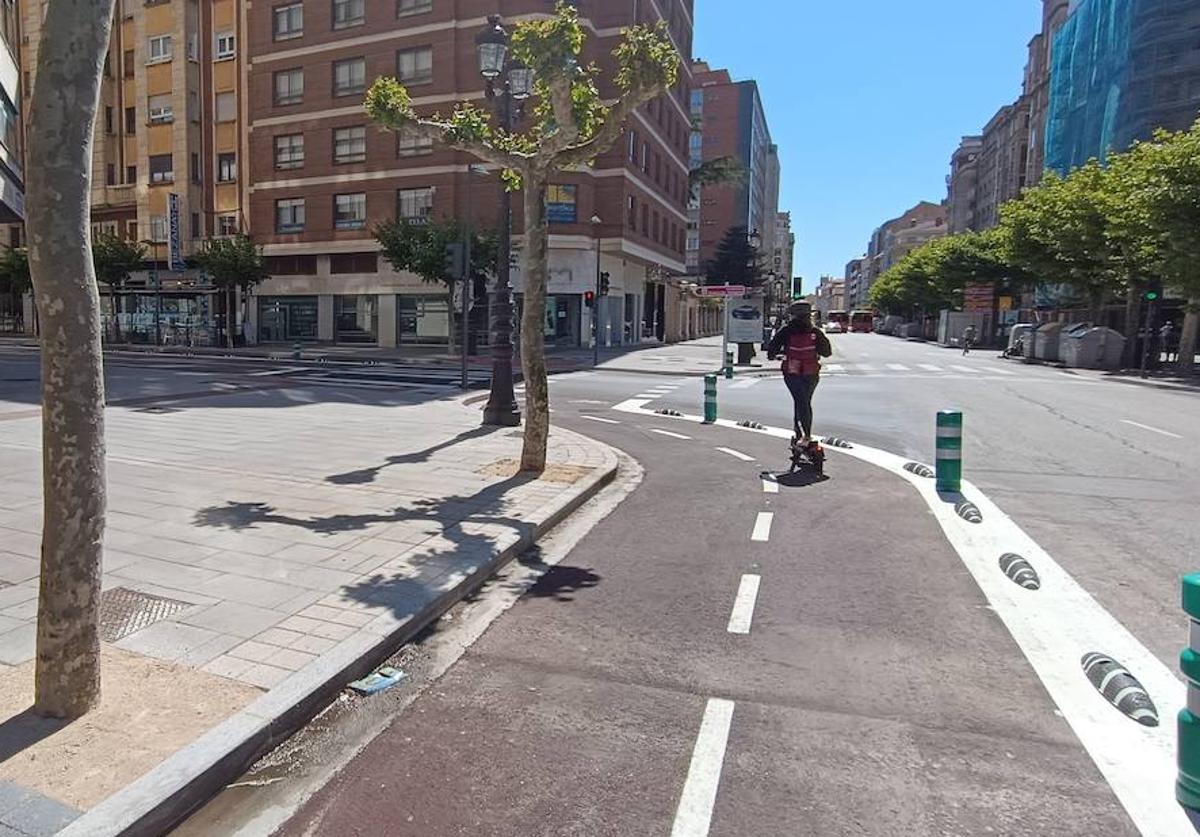 Ya está operativo el último tramo del nuevo carril bici de la calle Vitoria.