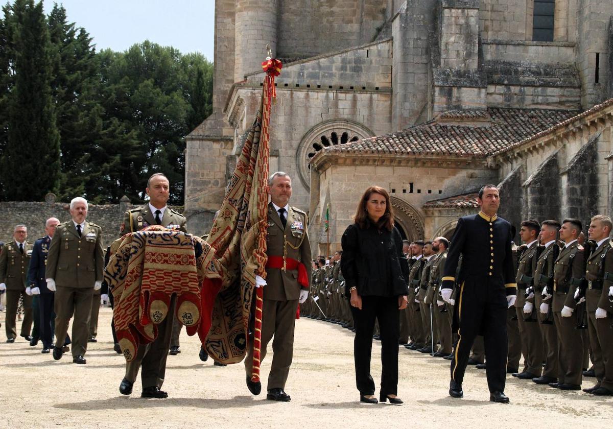 La reproducción del Pendón de las Navas de Tolosa se saca en procesión.