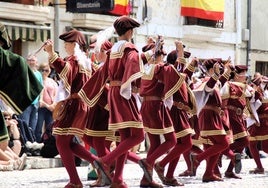 Así ha sido la procesión del Curpillos en el barrio de Las Huelgas