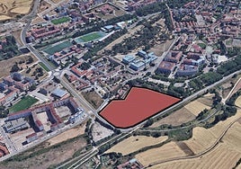 Foto aérea de la parcela de los antiguos depósitos de CLH.