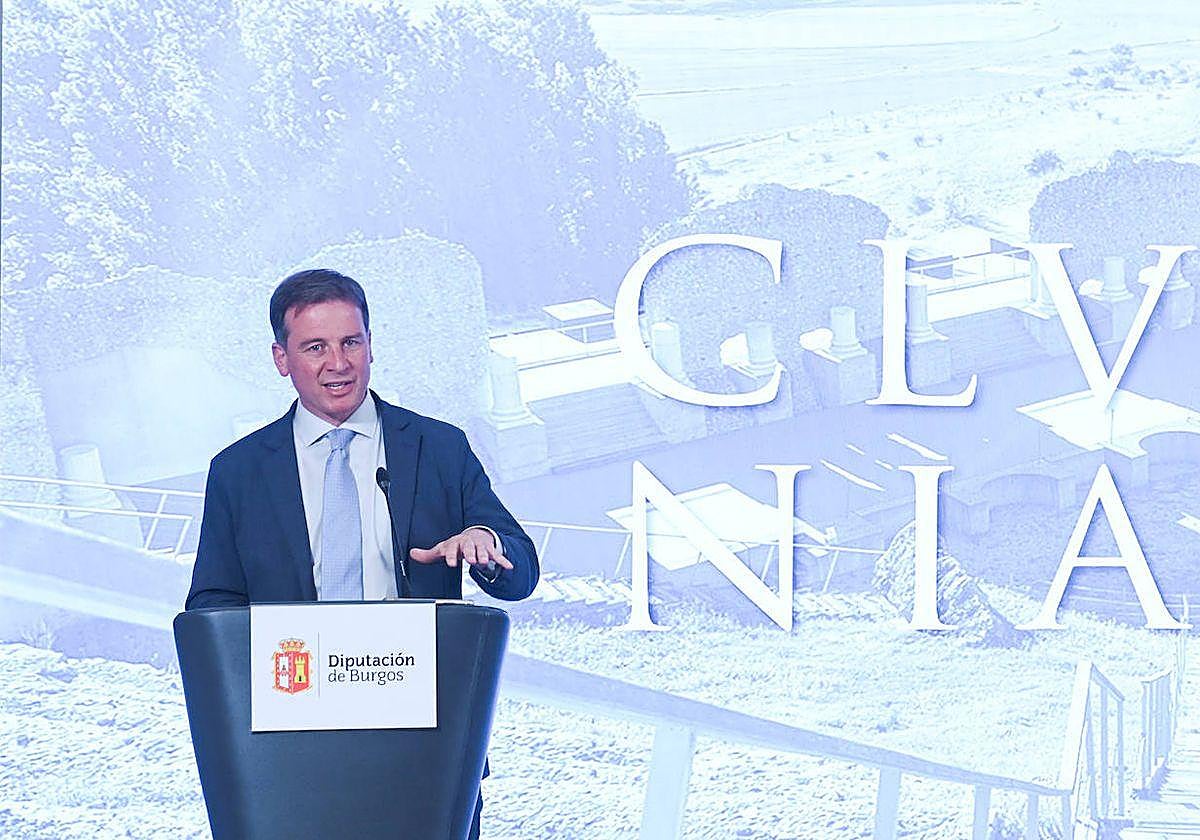 Borja Suárez, presidente de la Diputación de Burgos, en la presentación del programa Clunia Cultural 2024.