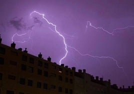 Tormenta eléctrica en Burgos.