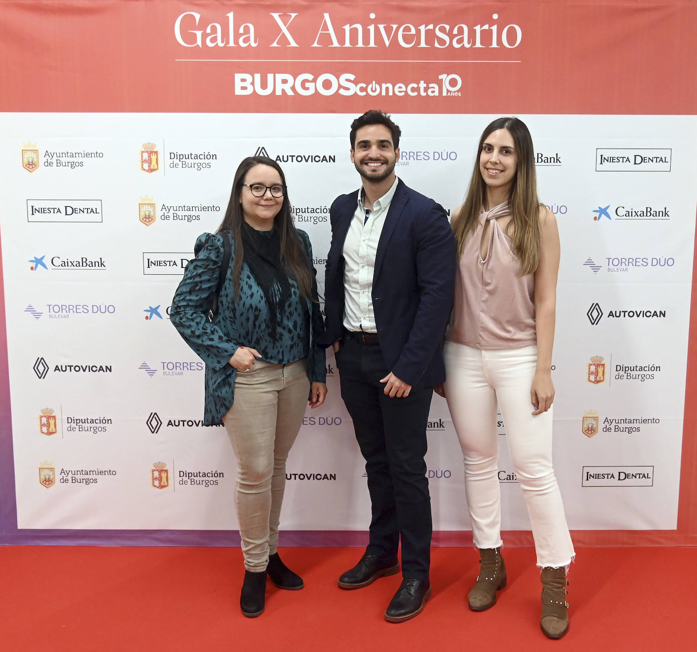 Patricia Cabrero, Armando Cala y Adriana Bretaño de la Universidad Isabel I.