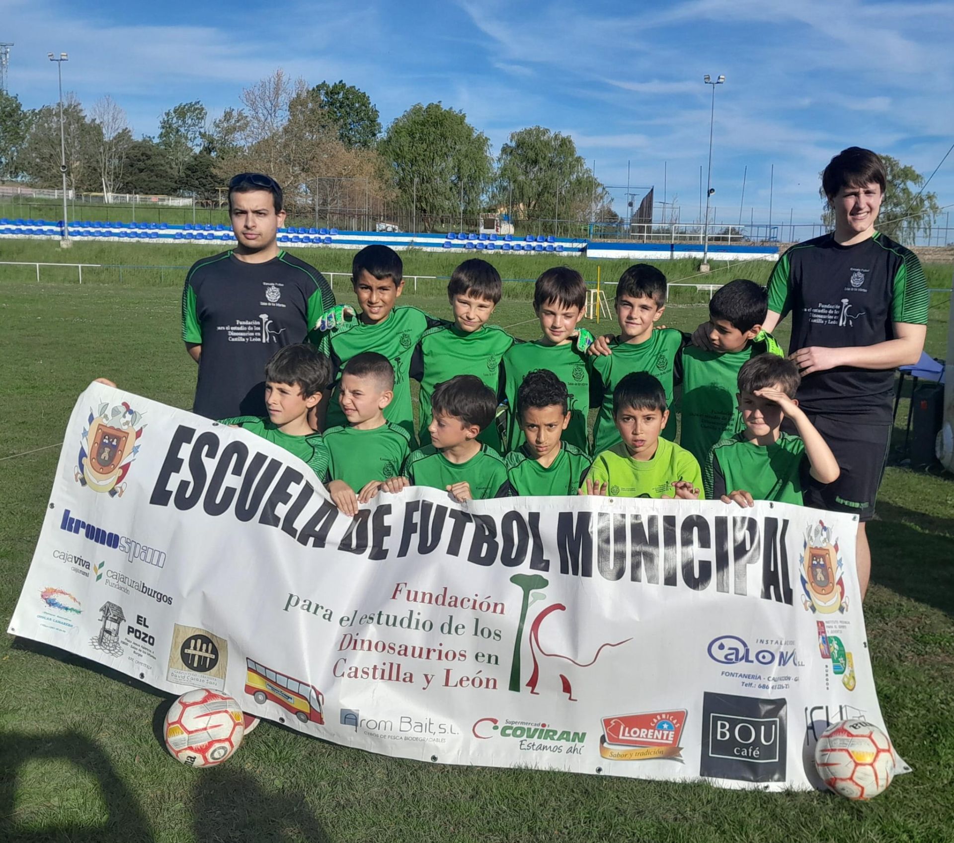 Imágenes de los diez años de la Escuela de Fútbol de Salas