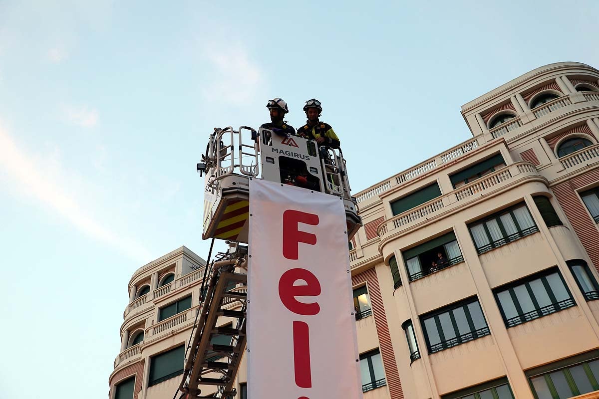 Carlos Sobera pone el pañuelo al Cid y los Bomberos la sorpresa