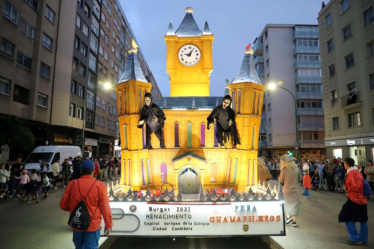 Conoce las carrozas que han animado la Cabalgata nocturna de Sampedros