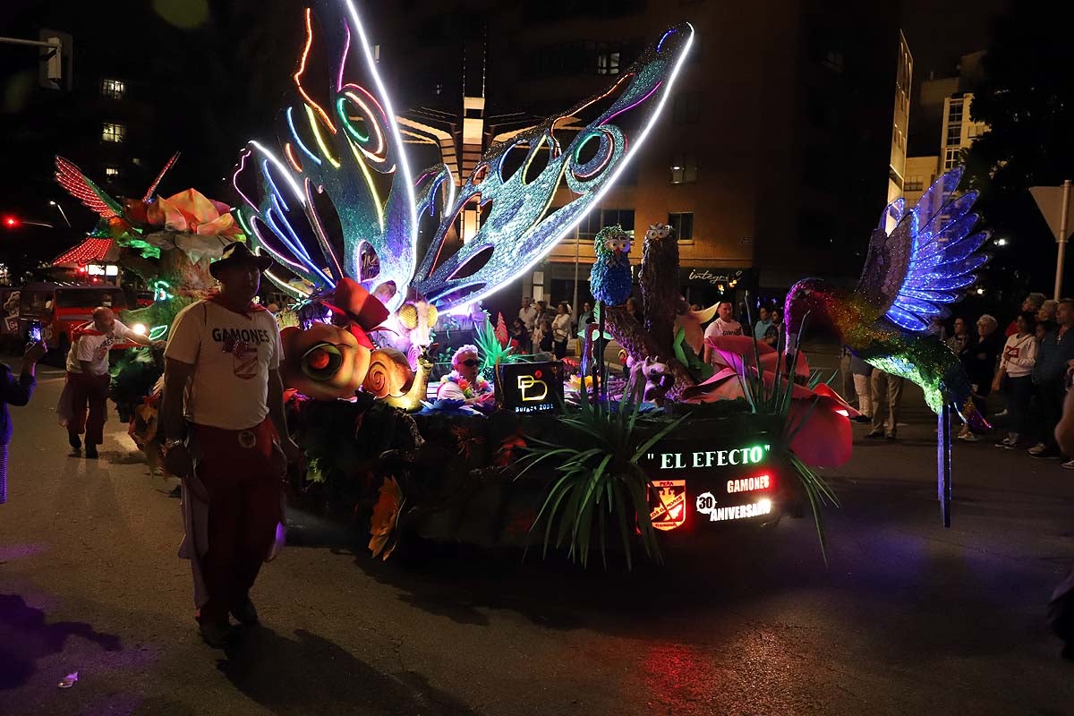 Conoce las carrozas que han animado la Cabalgata nocturna de Sampedros