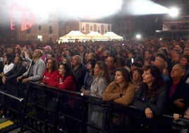 Concierto de los Sampedros en el escenario Céntrico.