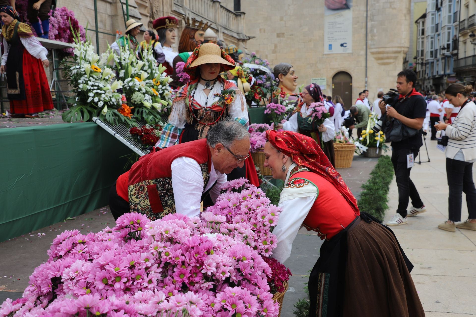 Así ha sido la Ofrenda Floral de los Sampedros en Burgos