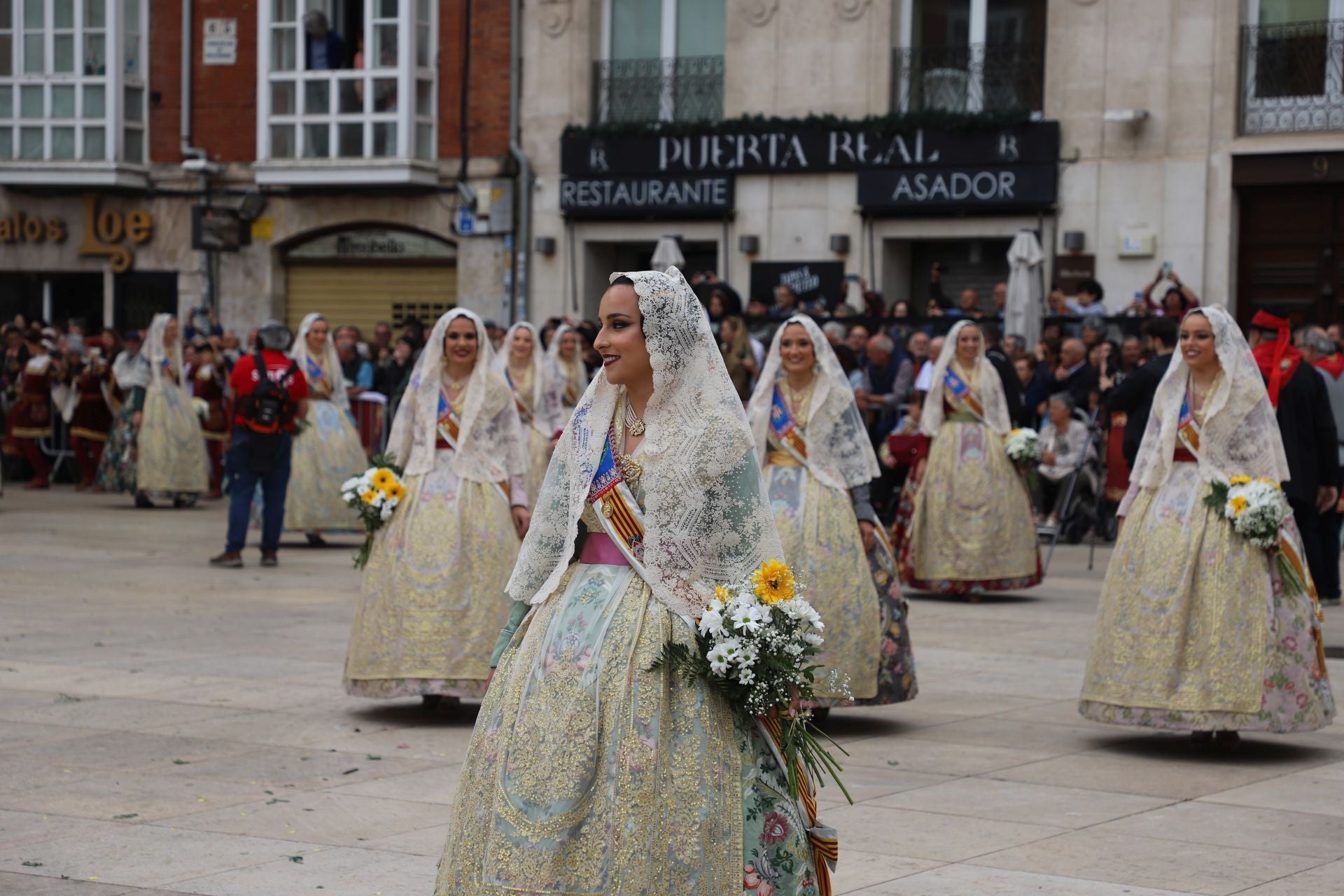 Así ha sido la Ofrenda Floral de los Sampedros en Burgos