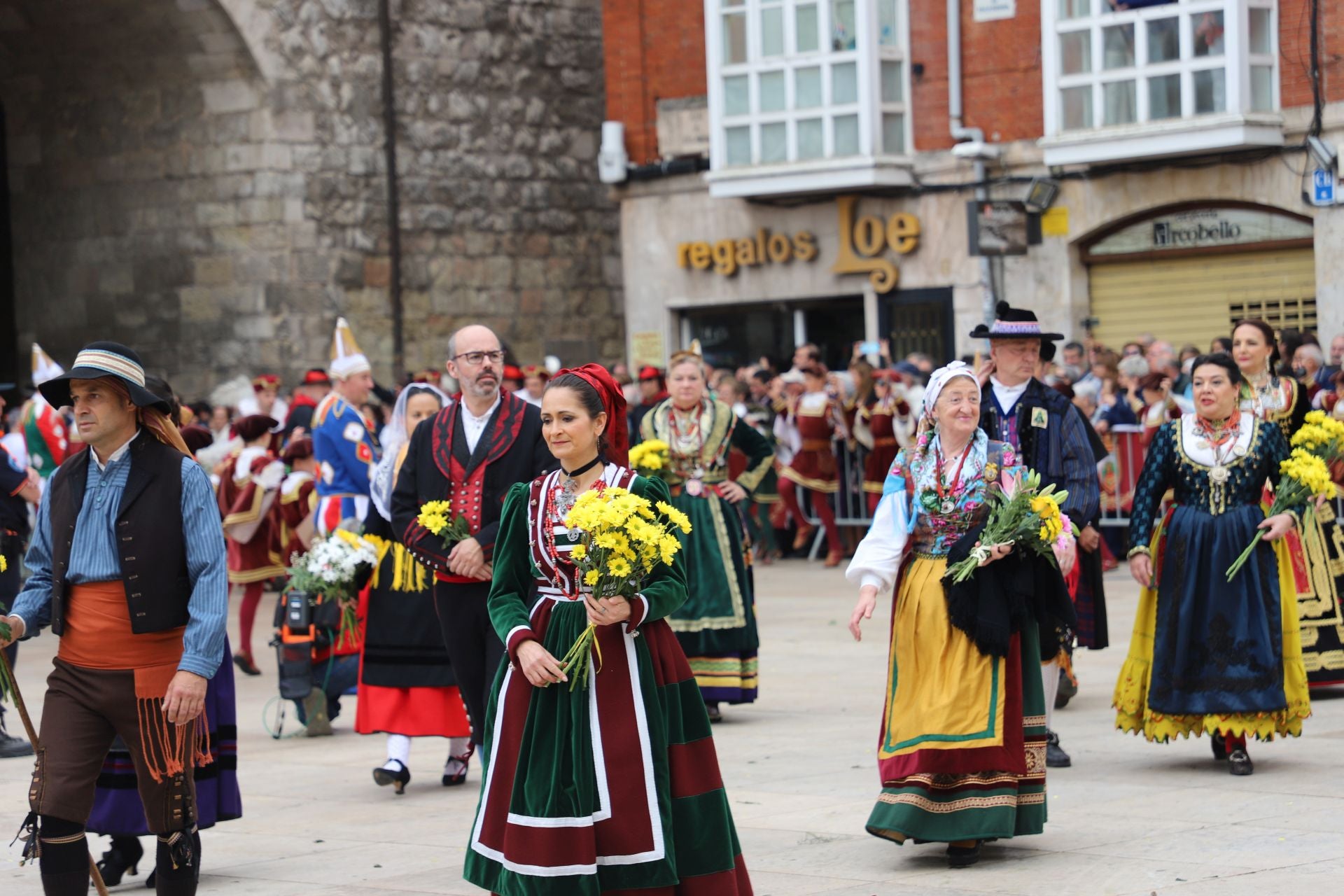 Así ha sido la Ofrenda Floral de los Sampedros en Burgos