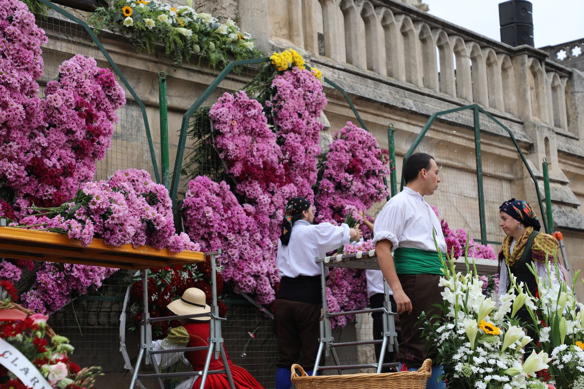 Así ha sido la Ofrenda Floral de los Sampedros en Burgos