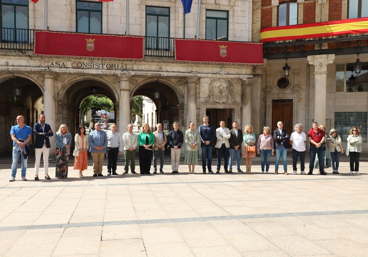 Minuto de silencio en Burgos por los últimos asesinatos machistas.