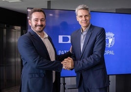 Daniel Campillo, representante de Digi (i.) y Alejandro Grandinetti, consejero delegado del Burgos CF.