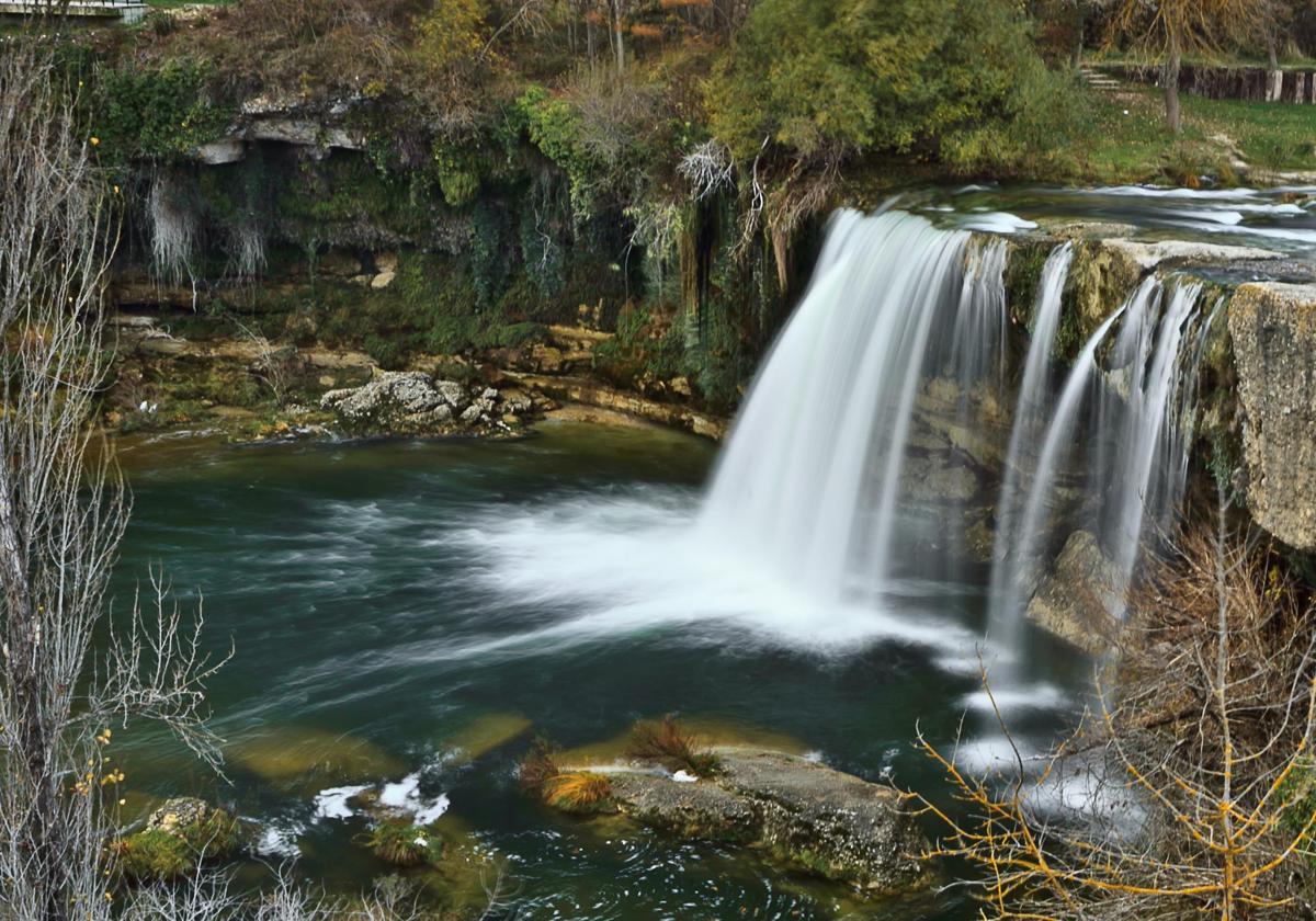 Cascada del Peñón, en Pedrosa de Tobalina, zona que no está declarada apta para el baño.