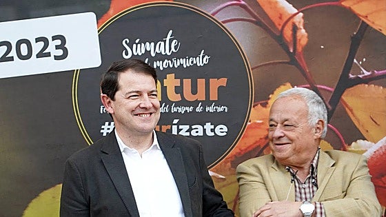 Quién es Gonzalo Santonja, el verso suelto de Vox al que Mañueco no cesa