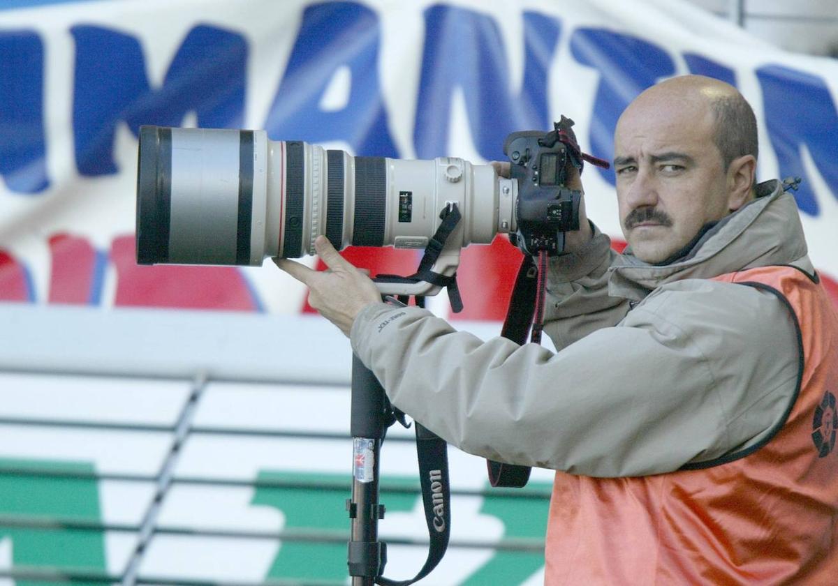 El fotógrafo burgalés Félix Ordóñez, que cubrió la Eurocopa de 2008 en Austria y Suiza.