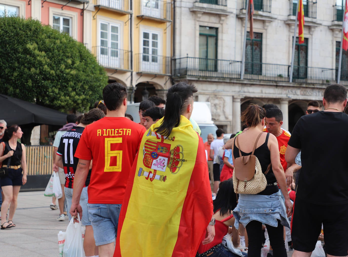 Las imágenes de cientos de burgaleses apoyando a La Roja en la final de la Eurocopa