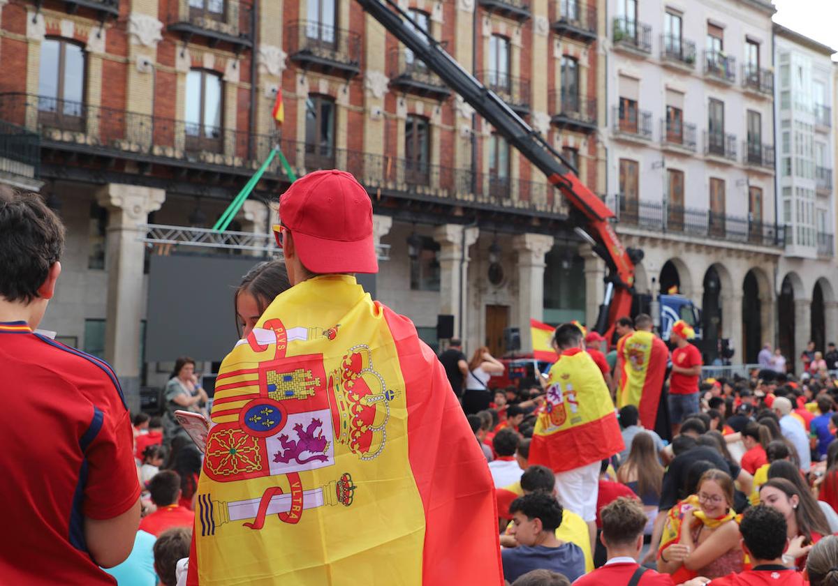 Las imágenes de cientos de burgaleses apoyando a La Roja en la final de la Eurocopa