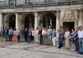 El Ayuntamiento de Burgos se vuelca en contra de los recientes asesinatos machistas.