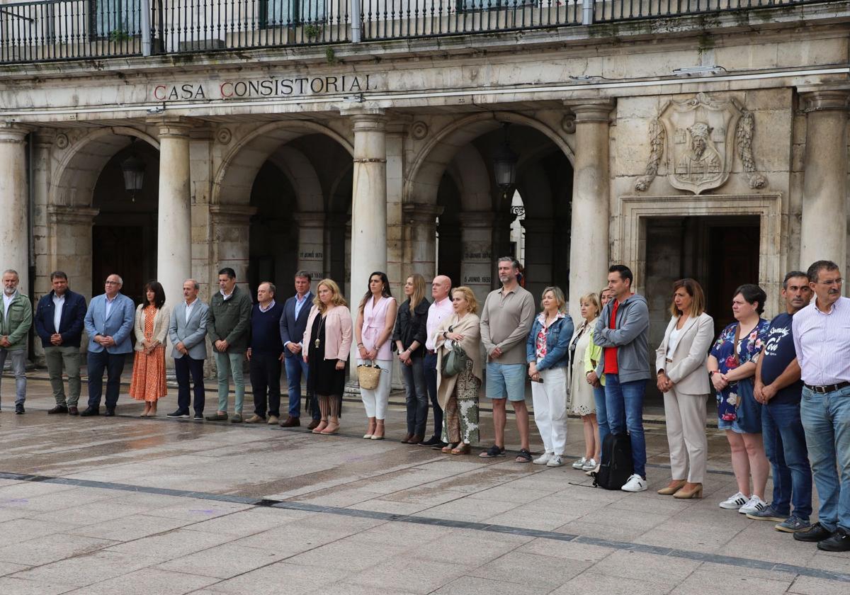 El Ayuntamiento de Burgos se vuelca en contra de los recientes asesinatos machistas.