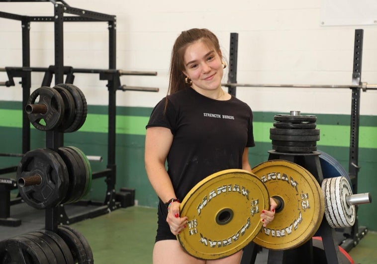 La deportista burgalesa y campeona de España de powerlifting María Ibáñez.