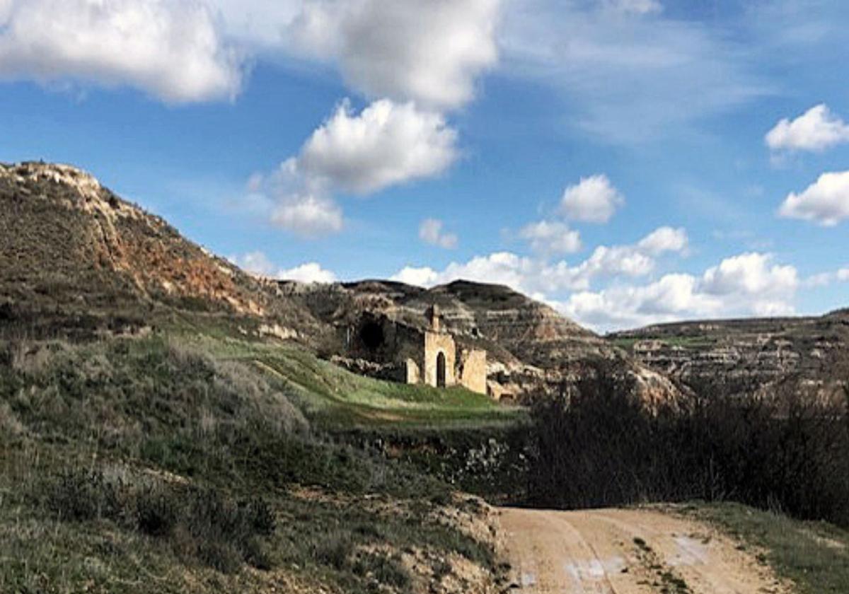 Imagen del pueblo abandonado que se ha puesto a la venta en Burgos.