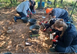 Excavaciones en el yacimiento 'Aymerich'.