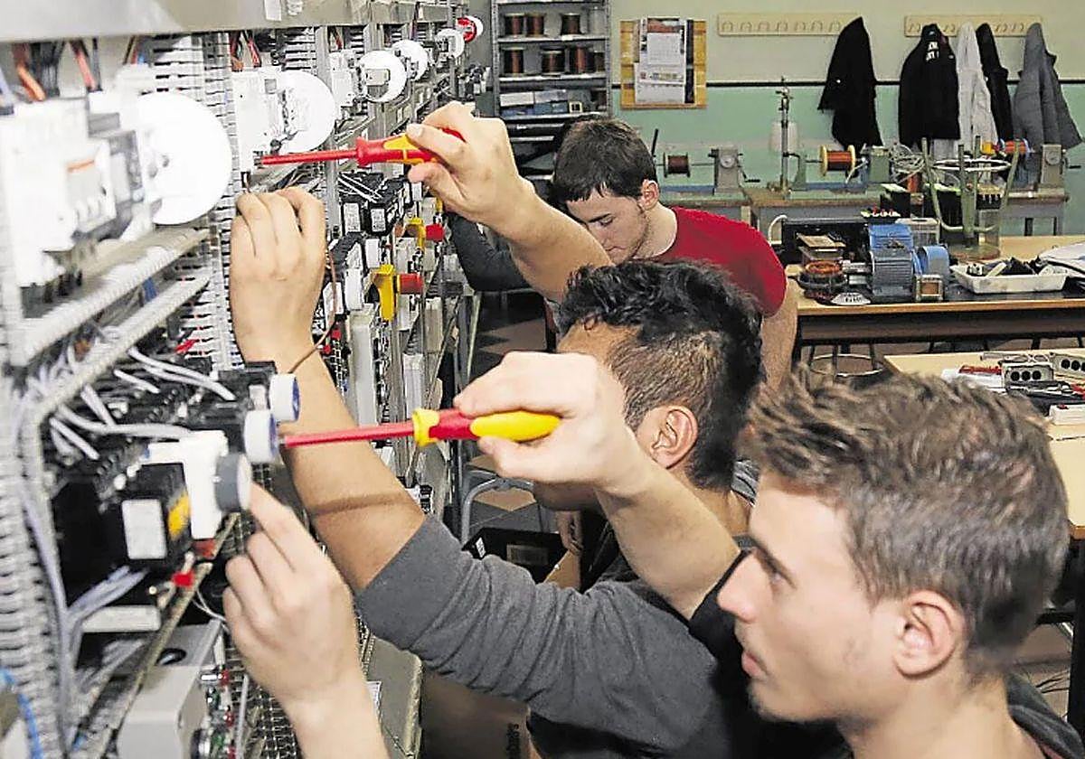 Imagen de archivo de alumnos de Formación Profesional.