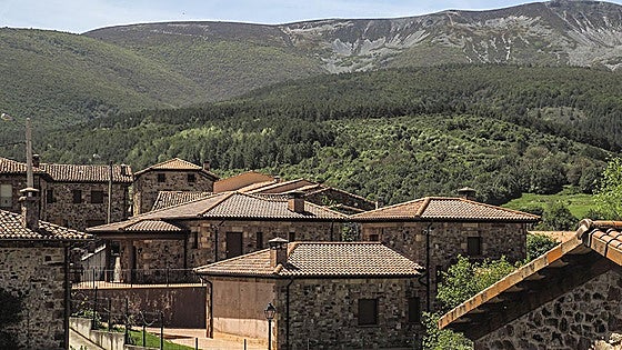 Un pueblo de Burgos ofrece restaurante, hotel y casa propia por 403 euros al mes