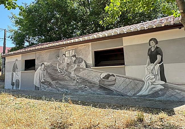 Mural en el lavadero restaurado de Quintanarraya.