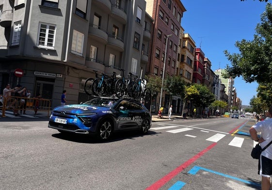 La vuelta a Burgos ha atravesado las calle de Miranda