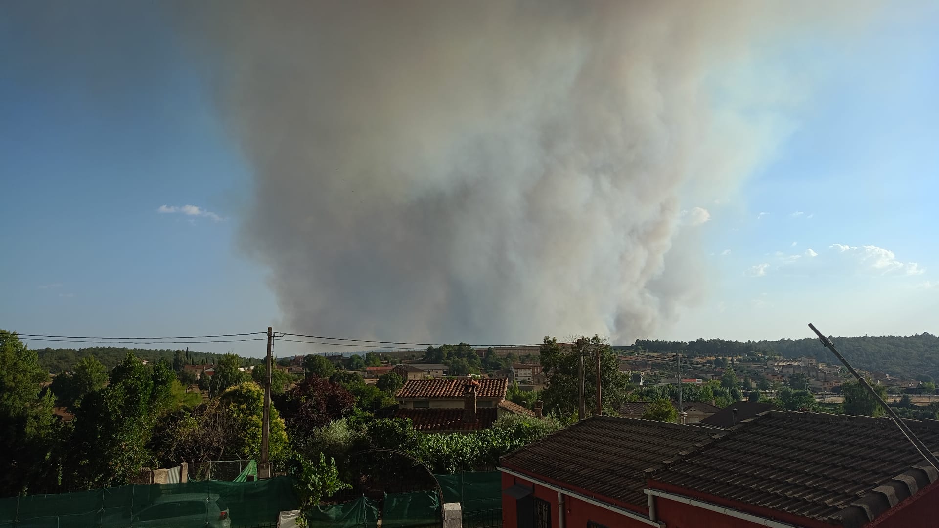 Incendio forestal y agrícola cerca de Villacienzo